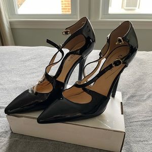 Guess Double Strap Black Pumps - Size 8